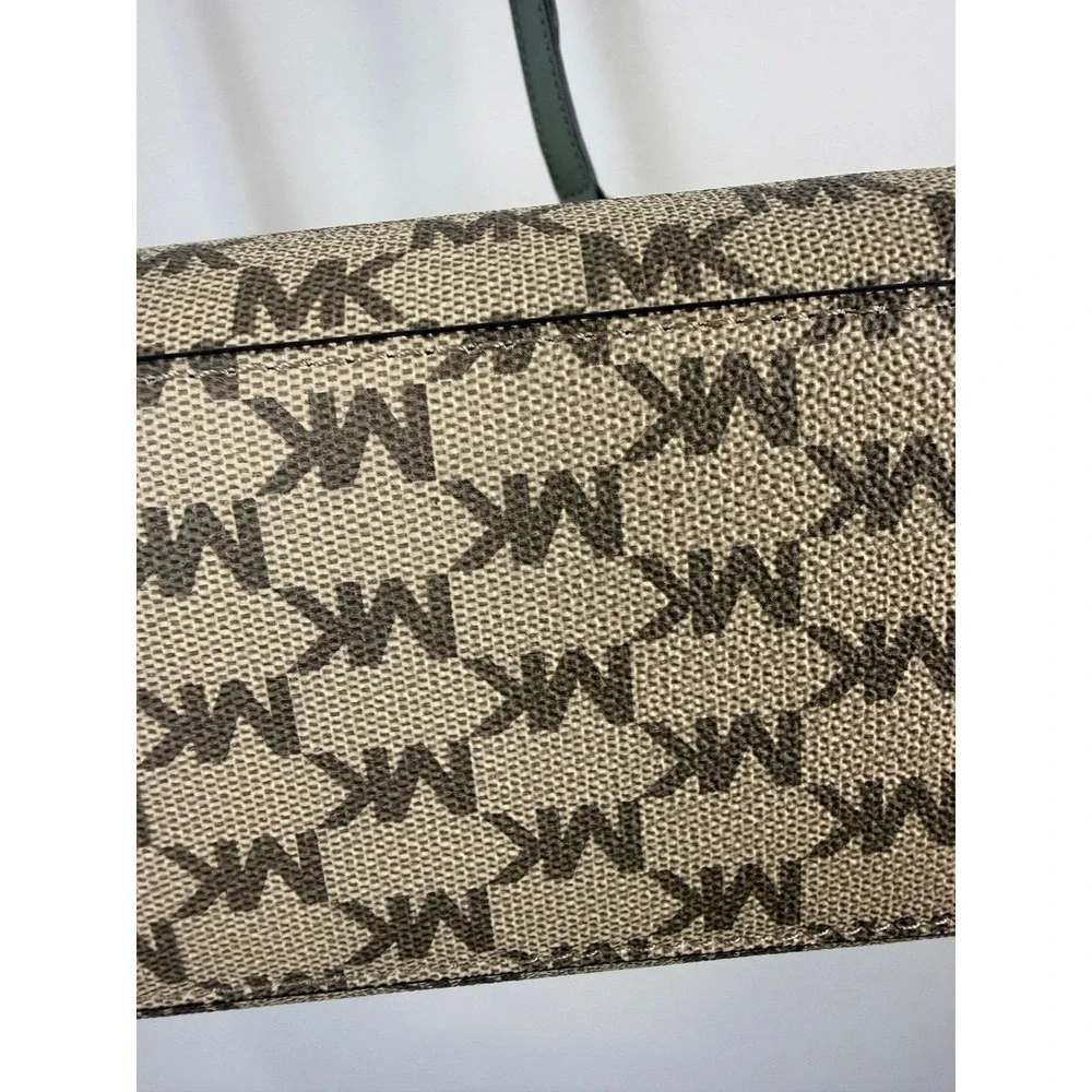 Michael Kors Messenger Bag Medium Olive Green Selma Saffiano Leather MK‎ Logo